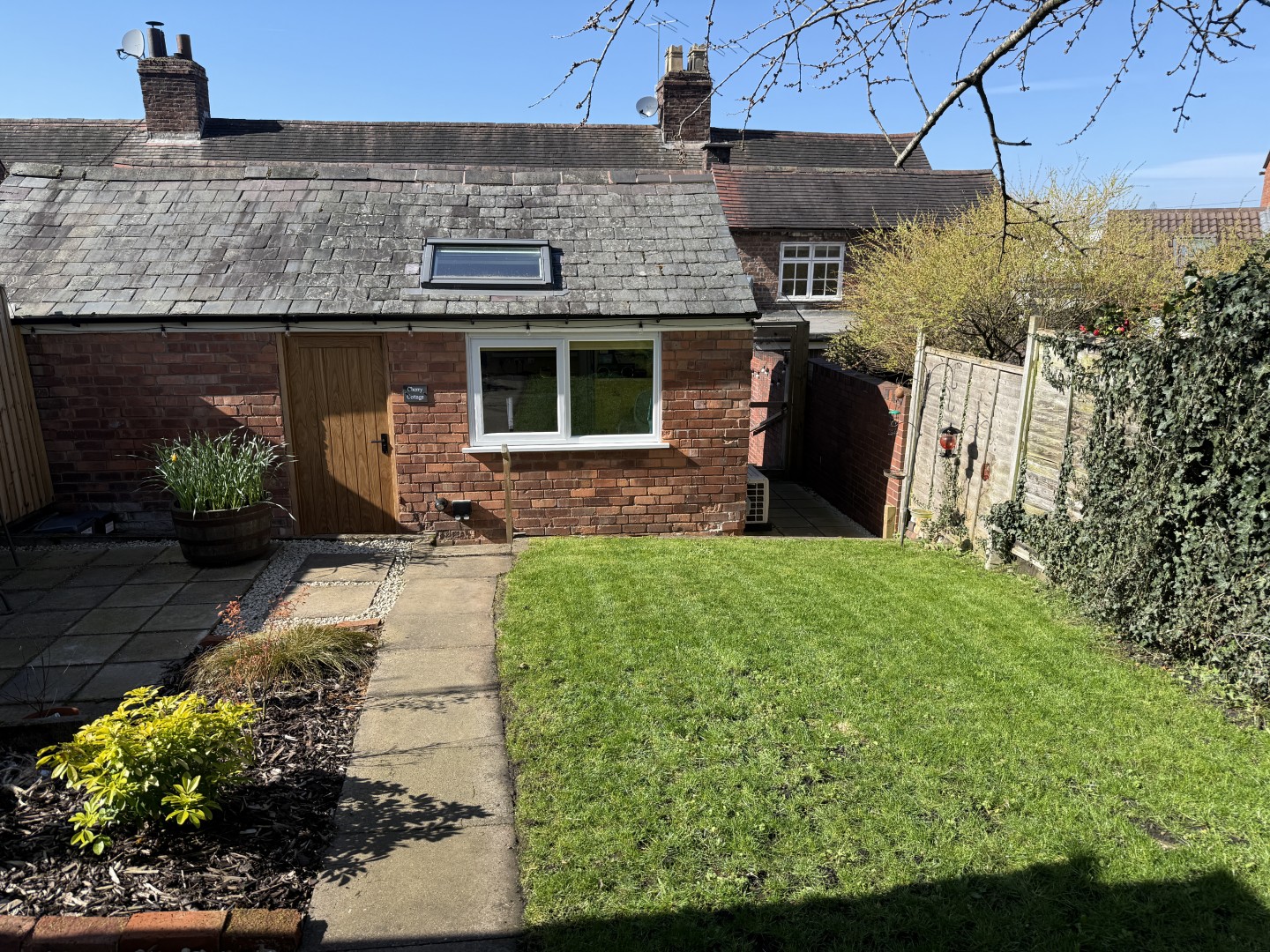 Cherry Cottage gallery photo 1